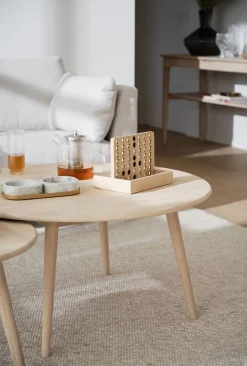 Tompkins Soffbord Ø90 | Vitpigm. Ek