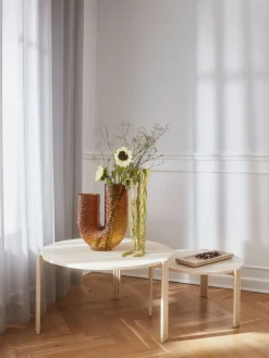 Tribus Soffbord Ø80 | Sand/Travertin