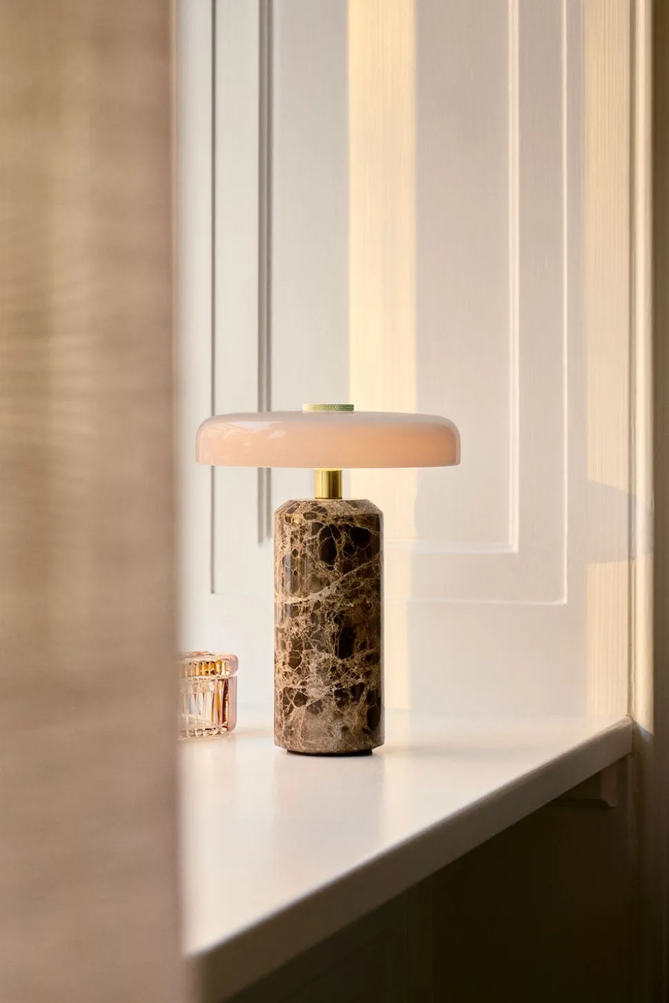 Trip Bordslampa | Dark Emperador/ Opal Glossy