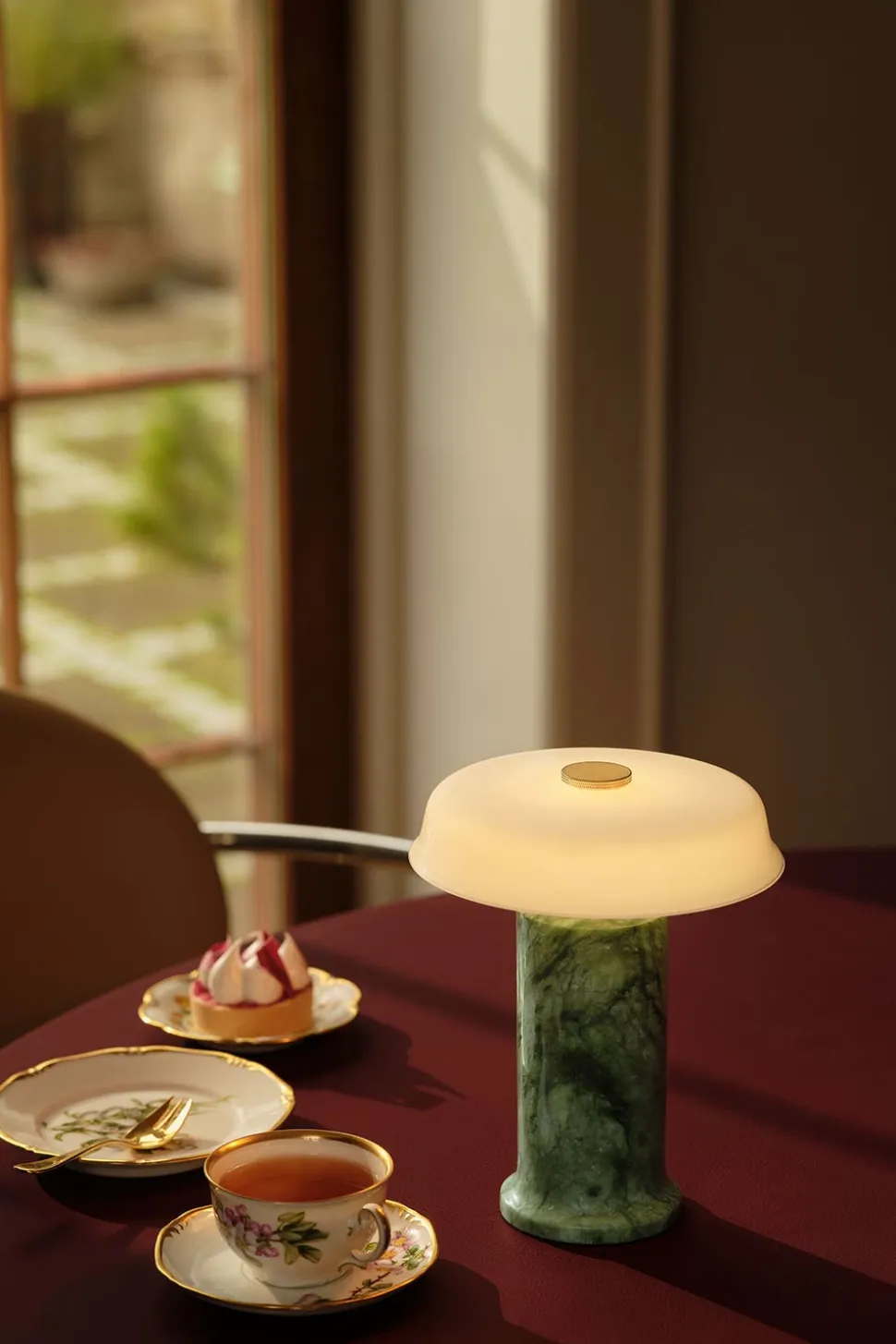 Trip No. 2 Bordslampa | Apple/ Opal Glossy