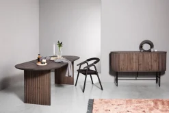 Velvet Matbord | Platta räfflade träben