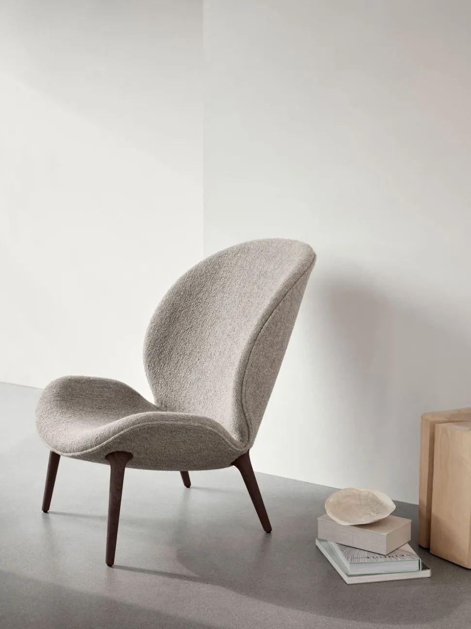 Vipp 466 Lodge Lounge Chair | Tyg Soprano 03