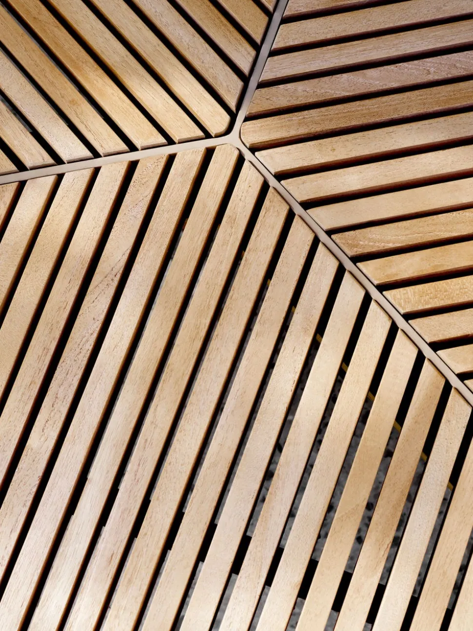 Vipp 716 Open-Air Soffbord Ø90 | Teak