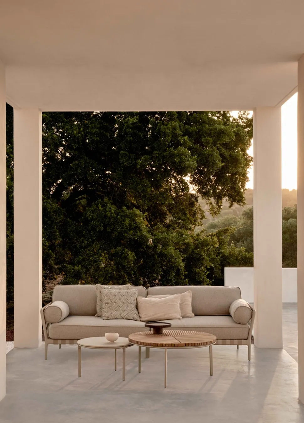 Vipp 716 Open-Air Soffbord Ø90 | Teak