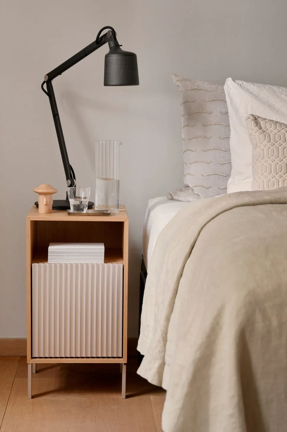Vipp 672 Sängbord | Light Oak