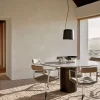 Vipp 452 Swivel Chair | Hjul | Polerat Aluminium, Dark Sand Tyg