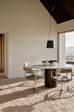 Vipp 452 Swivel Chair | Hjul | Polerat Aluminium, Dark Sand Tyg
