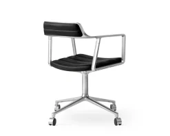 Vipp 452 Swivel Chair | Hjul | Polerat Aluminium, Svart Läder