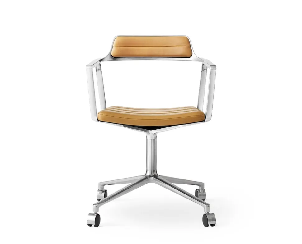 Vipp 452 Swivel Chair | Hjul | Polerat Aluminum, Sandfärgat Läder