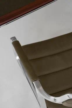 Vipp 453 Swivel Stol | Fötter | Bosco Grönt Läder, Polerat Aluminium