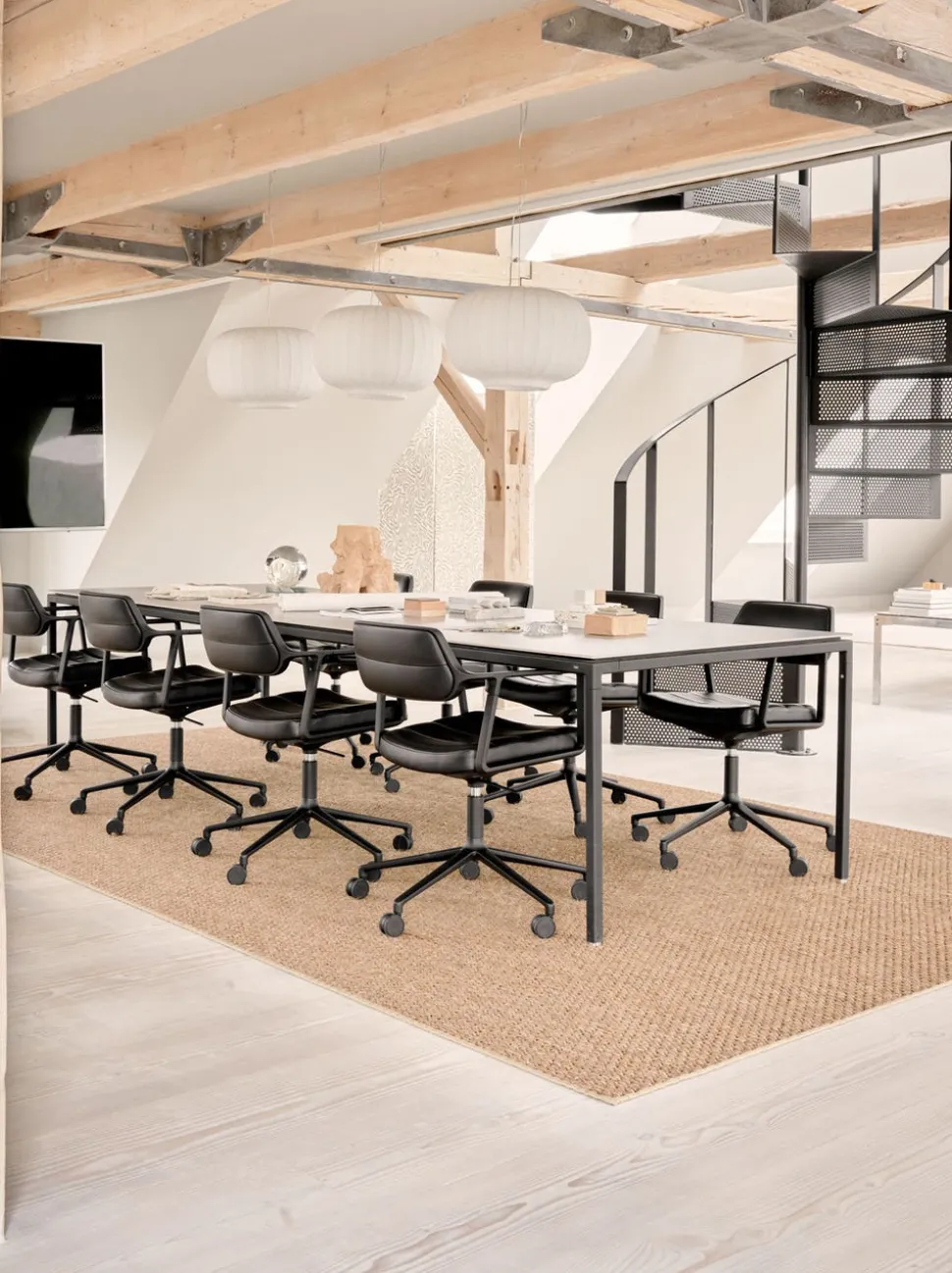 Vipp 453+ Swivel Stol | Fötter | Svart Läder, Polerat Aluminium