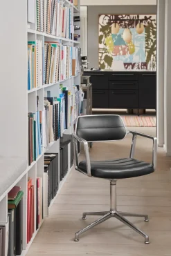 Vipp 453 Swivel Stol | Fötter | Svart Läder, Polerat Aluminium