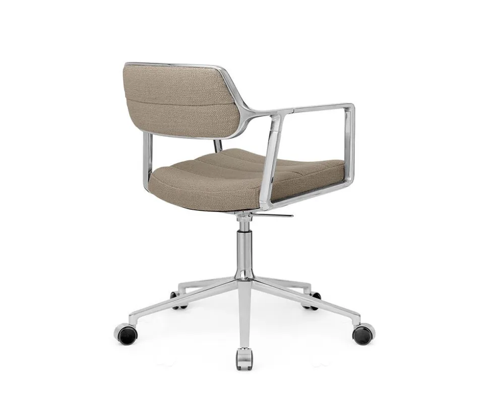 Vipp 453+ Swivel Stol | Hjul | Textil Mörk Sand, Polerat Aluminium