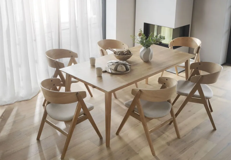 Waterton Karmstol | Lackad Ek / Beige Tyg