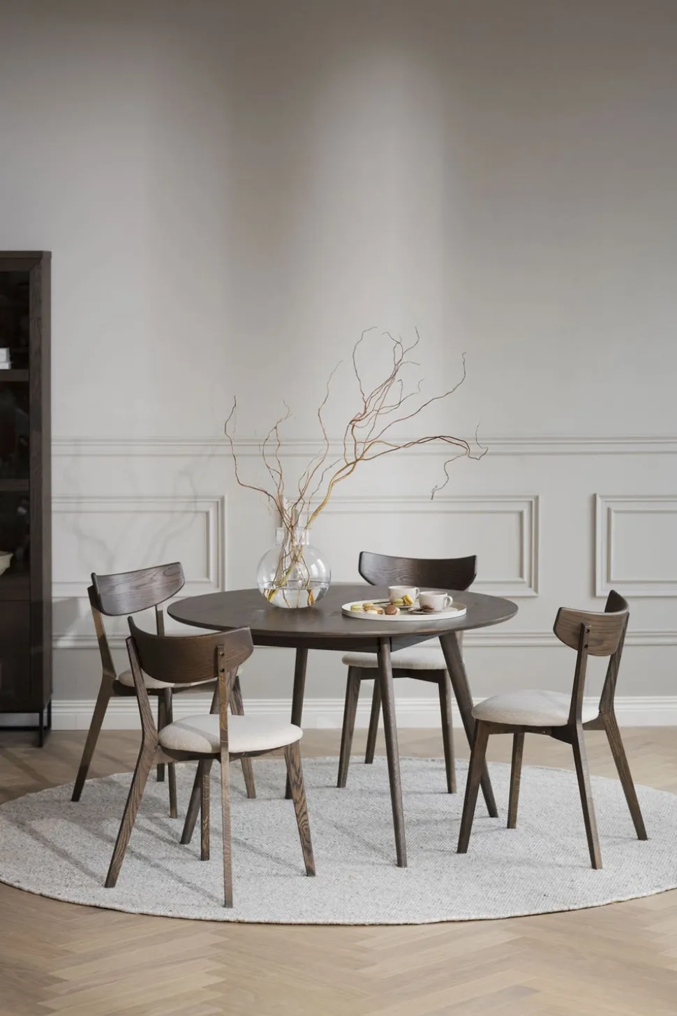 Yumi Matbord | Runt Ø115, Brunlackad Ek